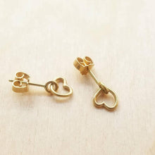 Load image into Gallery viewer, Hearts earstuds in 18 carat gold