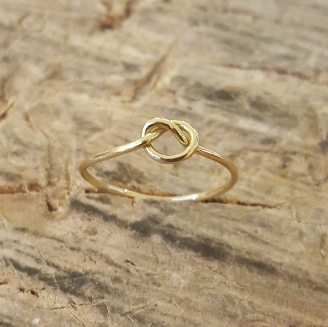 Knot ring in 18 carat gold