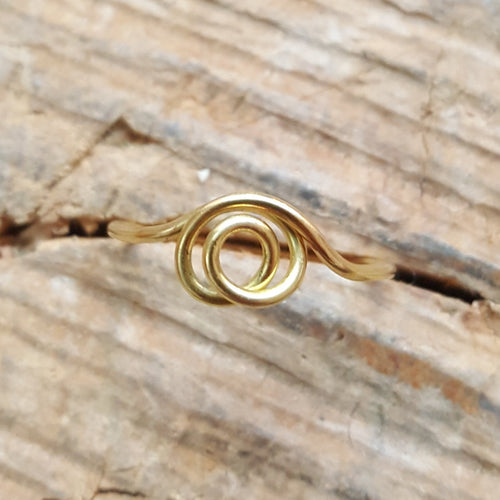 Swirl ring 18 carat gold