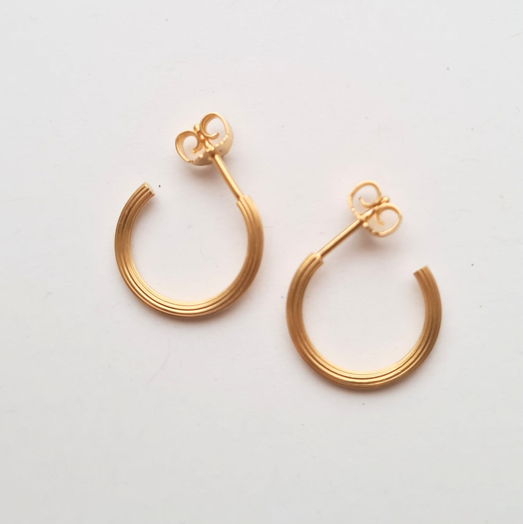 Ribbed hoops small goldplated