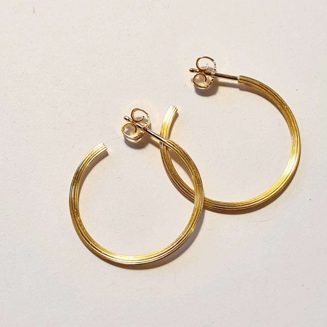 Ribbed hoops large goldplated silver