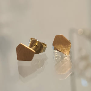 Flakes earstuds in 14kt guld small