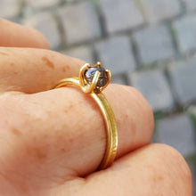 Load image into Gallery viewer, Raw Diamond ring in 18ct gold